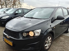 Chevrolet Aveo - 2e eigenaar, showroomfoto’s volgen nog, optie worden nog aangevuld Volledig onderhouden, B