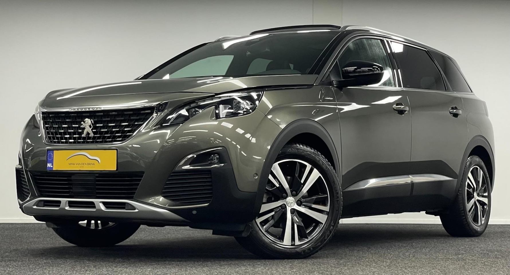 Peugeot 5008 - 1.6 PureTech GT-Line*165PK*7Pers*Panodak*Navi*Camera*Carplay* - AutoWereld.nl