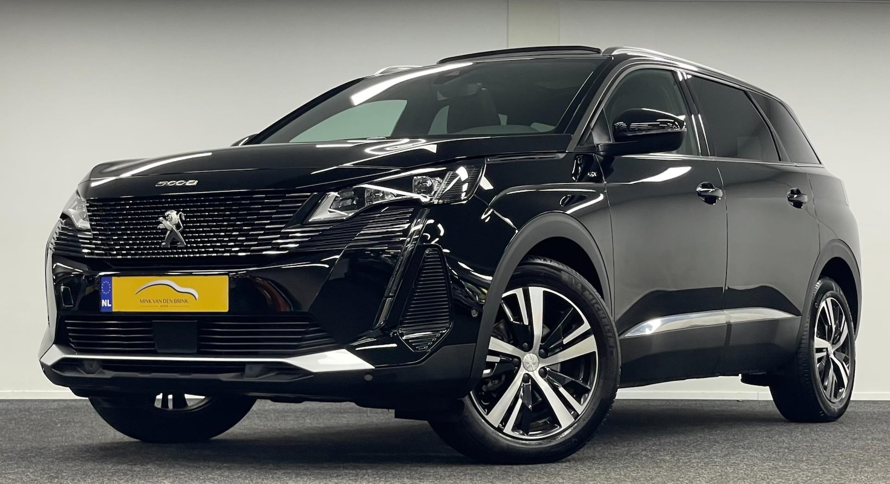 Peugeot 5008 - 1.2 PureTech GT-Line *7Pers*Panodak*DealerOh*Navi*Camera*Carplay*AdaptiveCruise* - AutoWereld.nl