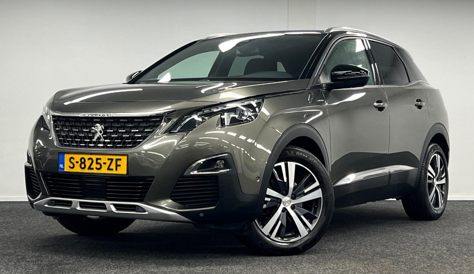 Peugeot 3008 - 1.6 e-THP GT Line*165PK*PerfectOh*Carplay*Stoelverw*Dodehoek*Bluetooth - AutoWereld.nl