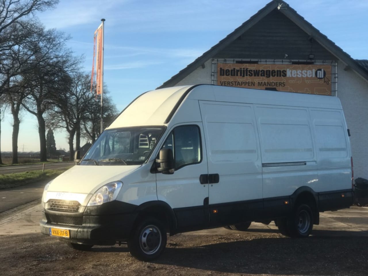 Iveco Daily - 40C13V Euro 5 L3H2 Airco Trekhaak 3.5t - AutoWereld.nl