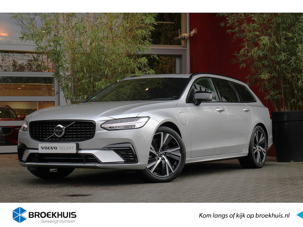 Volvo V90 - T6 AWD Plug-in hybrid R-Design | Schuifdak | 360° Camera | |Harman/Kardon Audio | Stuur- e - AutoWereld.nl