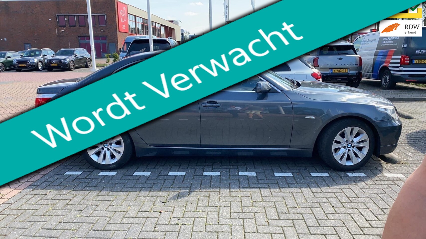 BMW 5-serie - 520i Automaat Leder Navi Trekhaak 1800kg Youngtimer - AutoWereld.nl