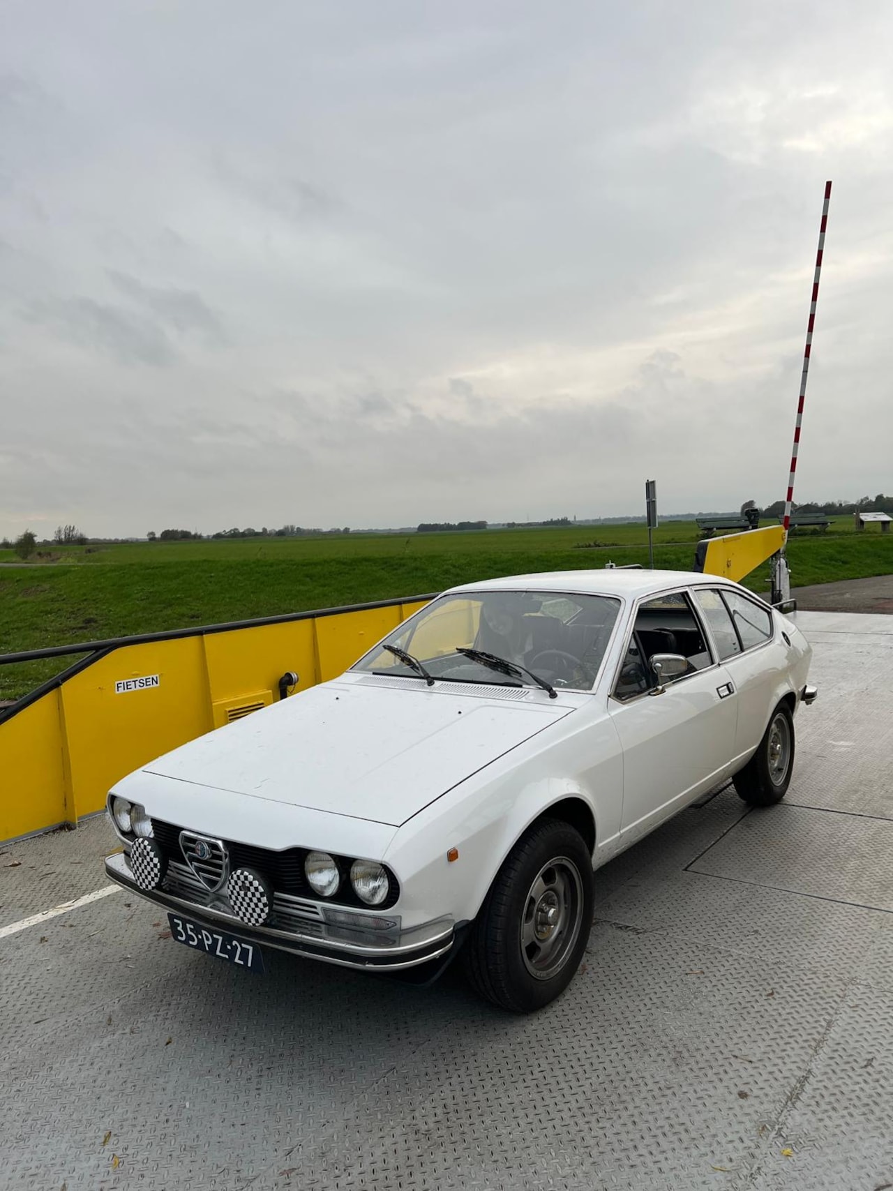 Alfa Romeo Alfetta - 1.6 GT Origineel Nederlands kenteken, kleur: biancospino - AutoWereld.nl