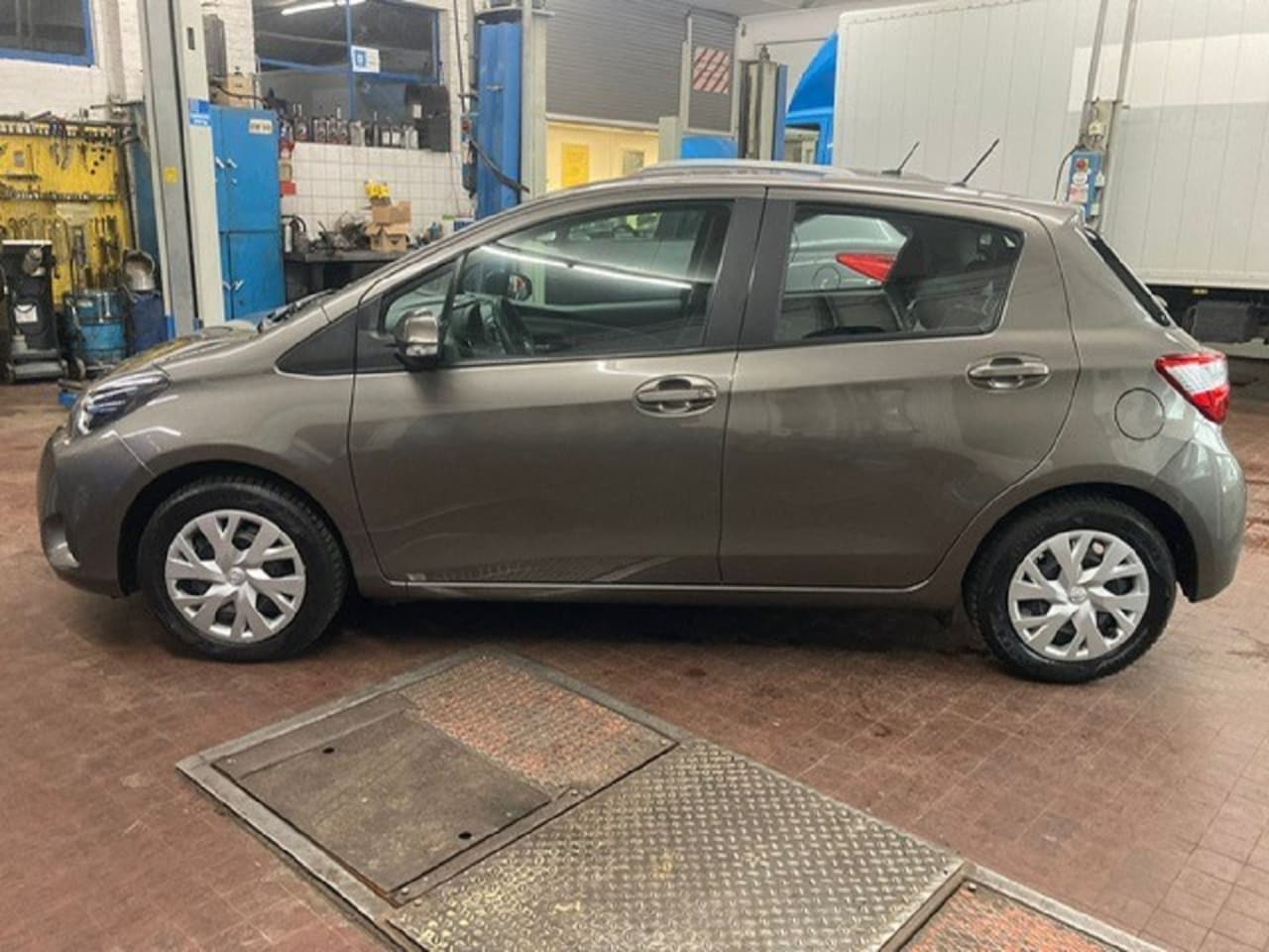 Toyota Yaris - 1.5 VVT-i Active - AutoWereld.nl