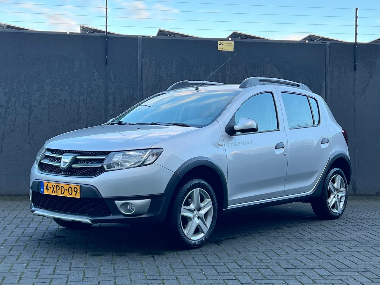 Dacia Sandero Stepway - 0.9 TCe Lauréate bj.2014 Airco|Navi|Cc|Pdc|Nap - AutoWereld.nl