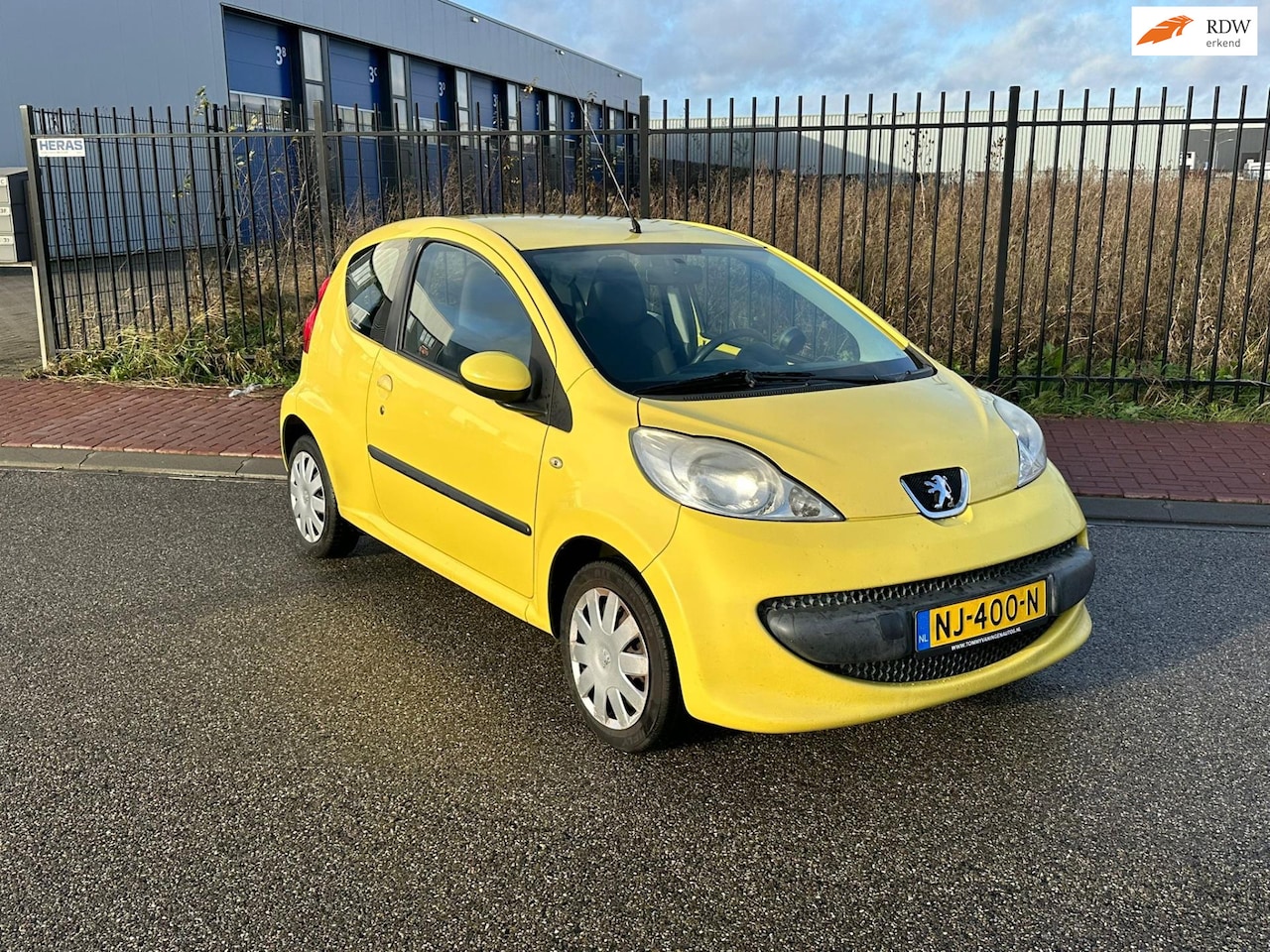 Peugeot 107 - 1.0-12V XR 1.0-12V XR - AutoWereld.nl