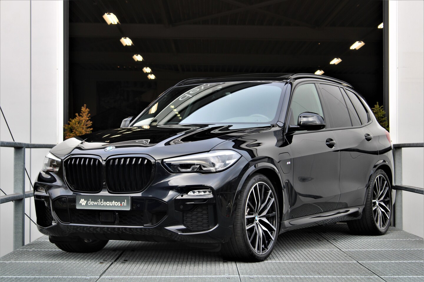 BMW X5 - xDrive45e M-sport 394pk Pano Harman/Kardon 360-camera Stuurverwarming 22-inch - AutoWereld.nl