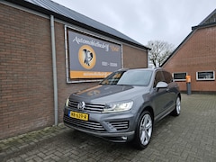 Volkswagen Touareg - 3.0 TDI R-line (prijs is ex btw en bpm)