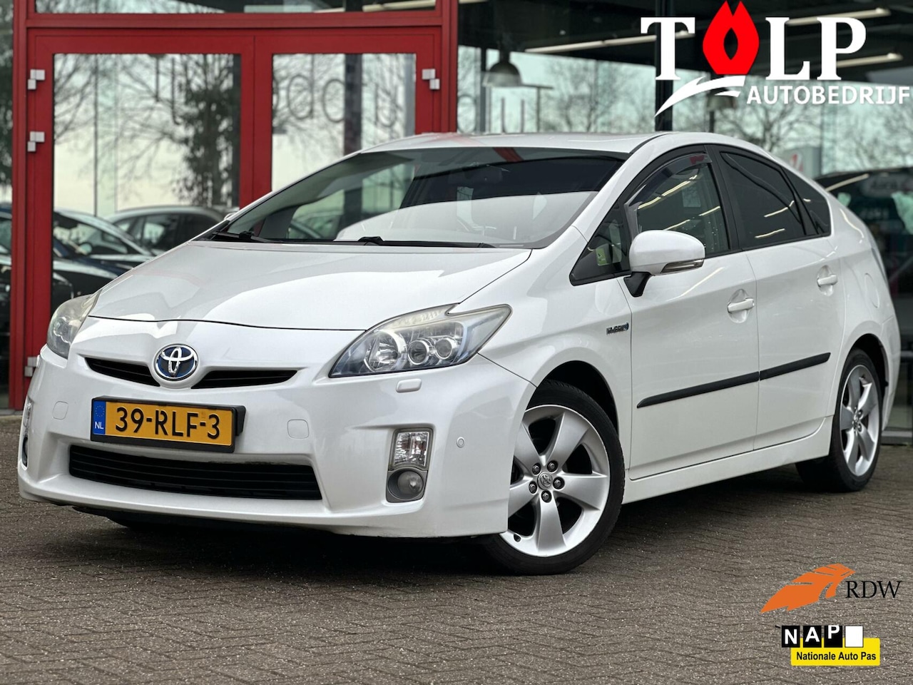 Toyota Prius - 1.8 Dynamic Airco Cruise Trekhaak Xenon Dealer - AutoWereld.nl