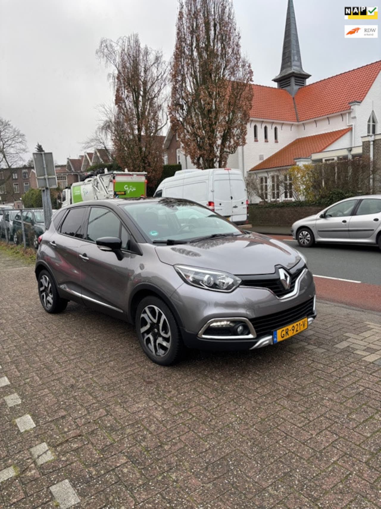 Renault Captur - 0.9 TCe Helly Hansen NAP EERSTE EIGENAAR! - AutoWereld.nl