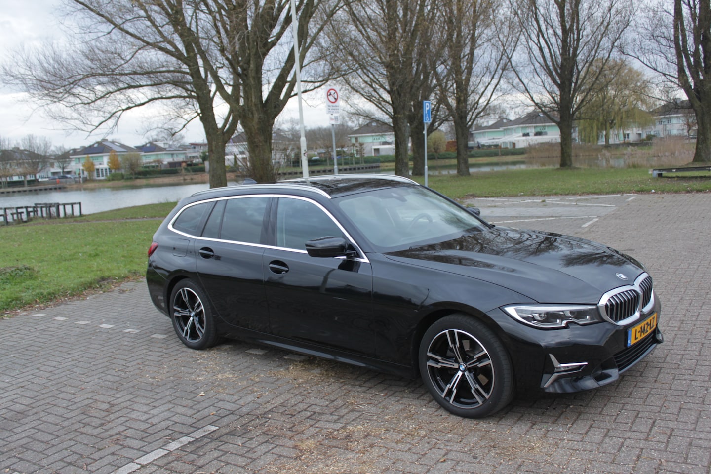 BMW 3-serie Touring - 320i High Executive - AutoWereld.nl