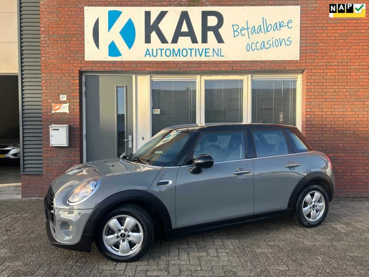 MINI Cooper - Mini 1.5 Business - 2e Eigenaar - 81.455 KM NAP - AutoWereld.nl