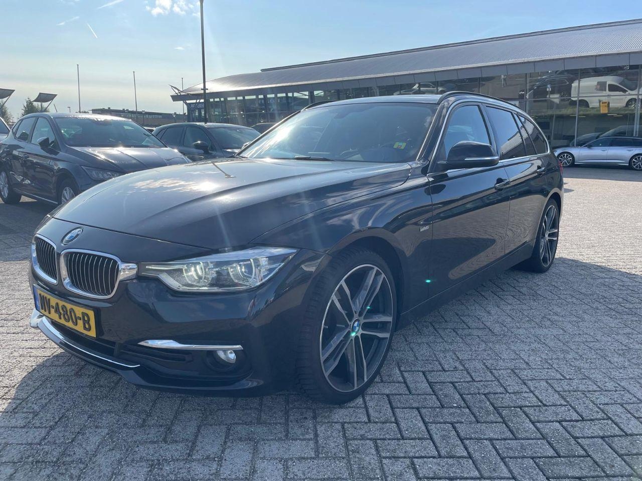 BMW 3-serie Touring - 320d Luxury 320d Luxury - AutoWereld.nl