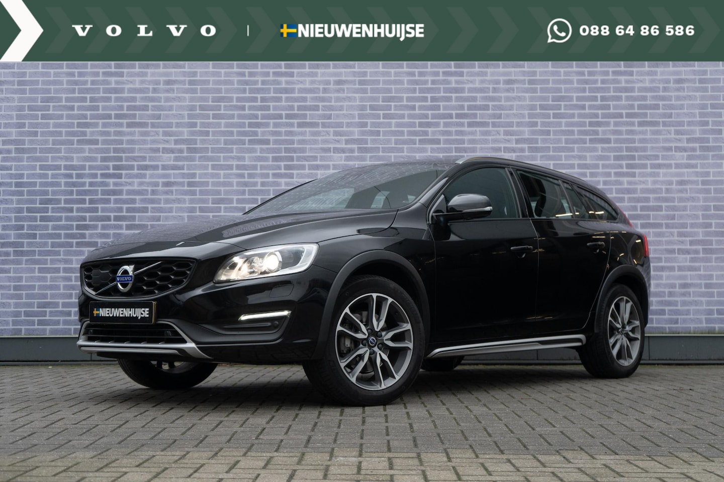 Volvo V60 Cross Country - T5 Polar+ | Navi | Lederen Bekleding | Schuif-/Kanteldak | Memory | Camera | Park Asssist - AutoWereld.nl