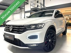 Volkswagen T-Roc - 1.5 TSI Sport/ Camera/ Virtual Dashboard/ CarPlay/ 18''LMV