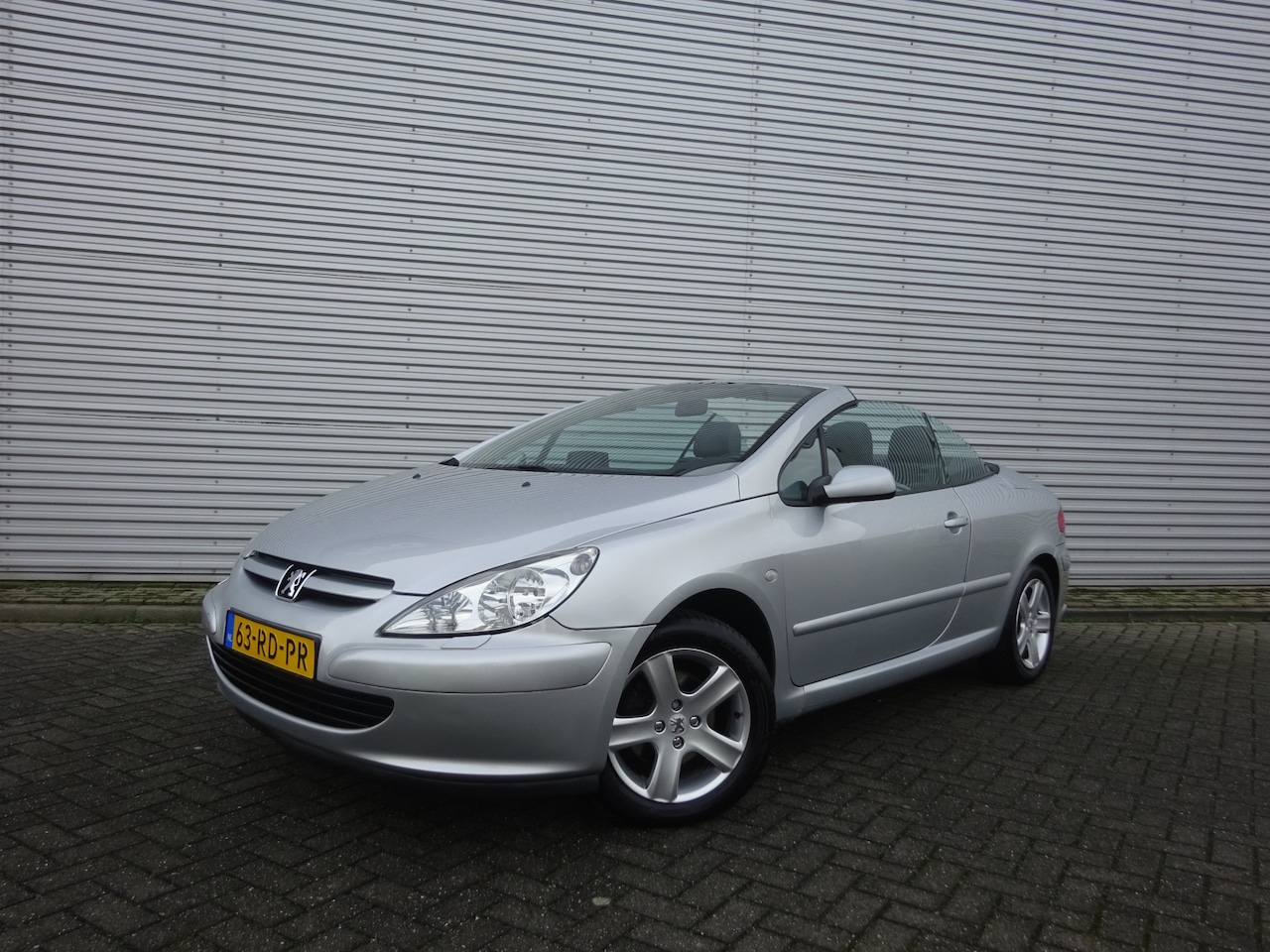 Peugeot 307 CC - 2.0-16V Airco / Cruise control / Stoelverw. / Navi - AutoWereld.nl