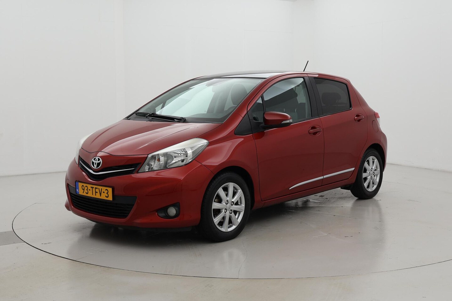 Toyota Yaris - 1.3 VVT-i Executive Panoramadak Navigatie - AutoWereld.nl