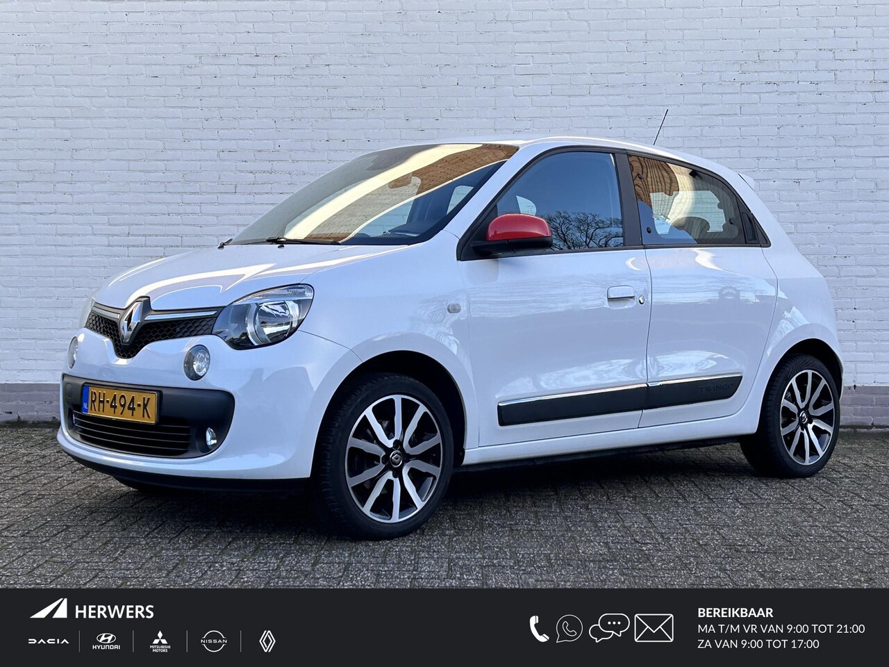 Renault Twingo - 1.0 SCe Intens Automaat / Achterruitrijcamera / Climate control / Cruise Control / Navigat - AutoWereld.nl