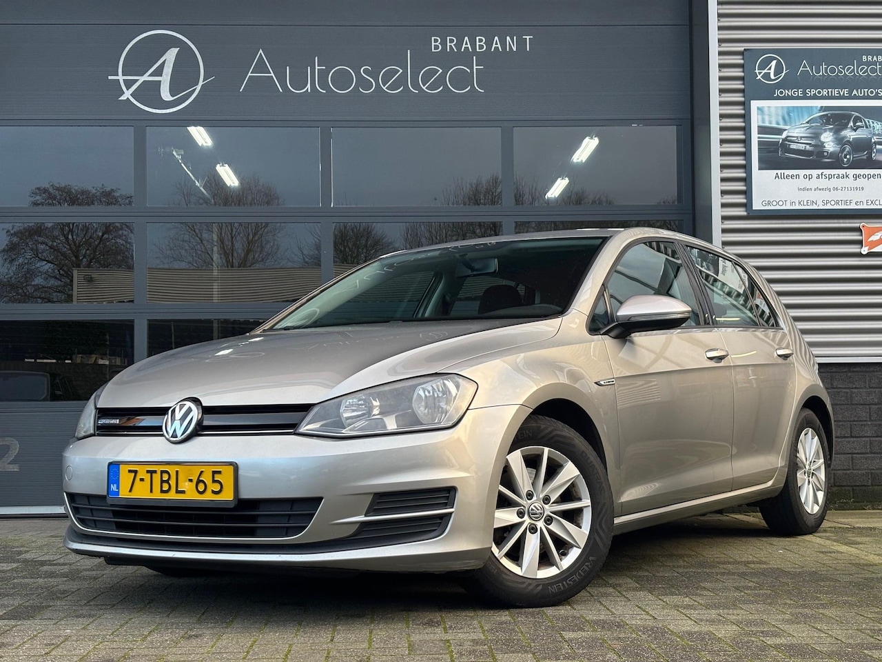 Volkswagen Golf - 1.6 TDI Trendline BlueMotion Airco Cruise LMV - AutoWereld.nl