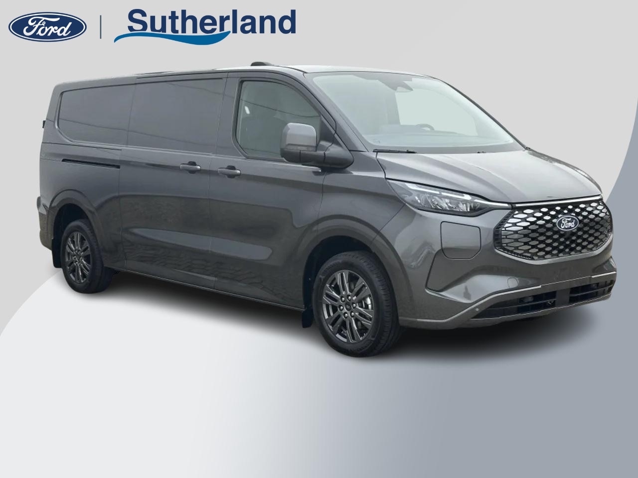 Ford E-Transit Cust. - 320 L2H1 Limited 65 kWh 218pk | VOORRAAD | Inklapbare trekhaak | 17 inch lichtmetalen velg - AutoWereld.nl