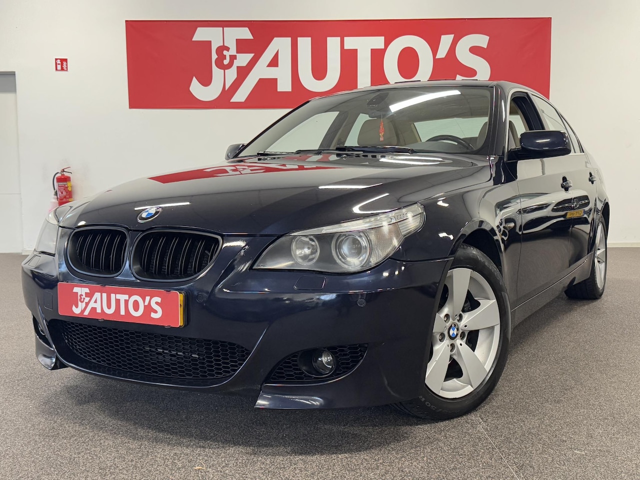 BMW 5-serie - 530xi Executive NAVIGATIE, ECC AIRCO, CRUISE, LEER, ELEC DAK - AutoWereld.nl