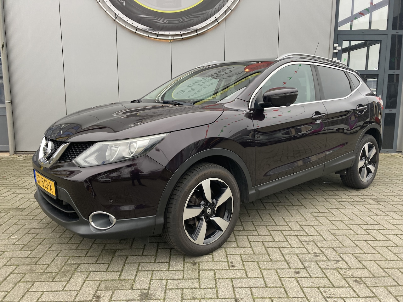 Nissan Qashqai - 1.2 Trekhaak | 360 camera | Stoelverwarming | Navigatie | Blue tooth - AutoWereld.nl