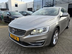 Volvo V60 - 2.4 D6 AWD Plug-In Hybrid Summum BJ 30-12-2013