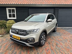 Volkswagen T-Cross - 1.5 TSI Move - Luxe uitgevoerd/Trekhaak