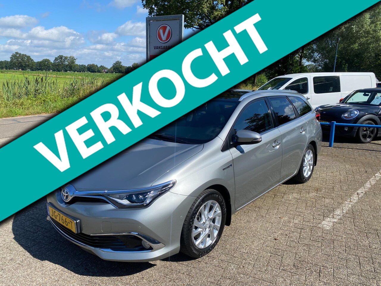 Toyota Auris Touring Sports - 1.8 Hybrid Lease pro | Origineel Nederlands | Panorama dak | Stoelverwarming | Cruise cont - AutoWereld.nl