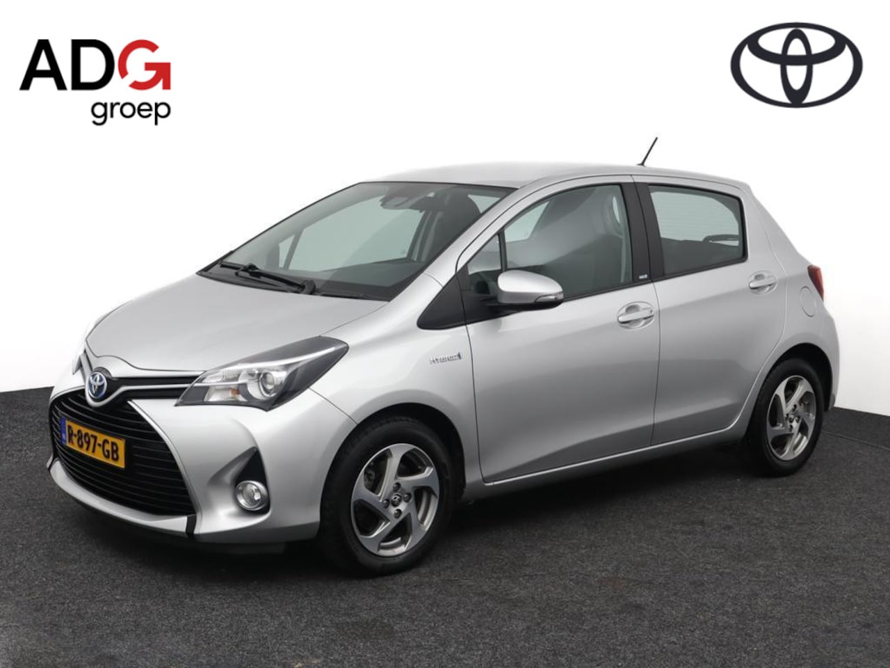 Toyota Yaris - 1.5 Hybrid Aspiration | Lage km stand! | Parkeercamera | Climate control | - AutoWereld.nl