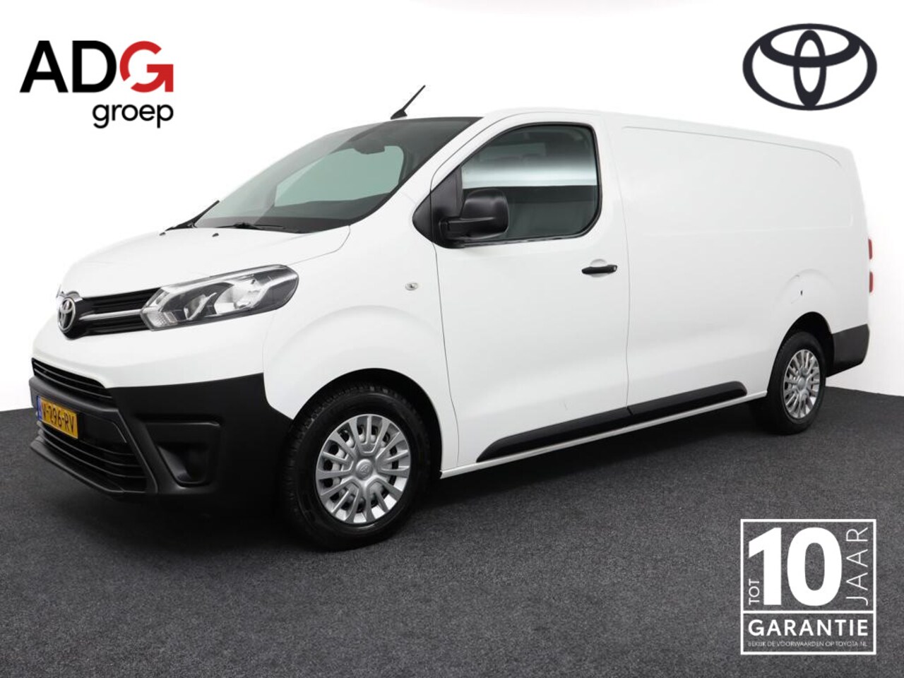 Toyota PROACE Long Worker - 2.0 D-4D Navigator | Trekhaak | lat-om-lat betimmering laadruimte | Navigatie | Achterklep - AutoWereld.nl