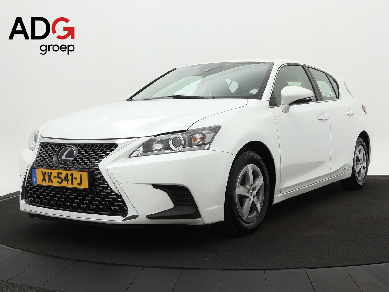 Lexus CT 200h - | Premium Navigatie | Adaptive Cruise Control | Lane Assist - AutoWereld.nl