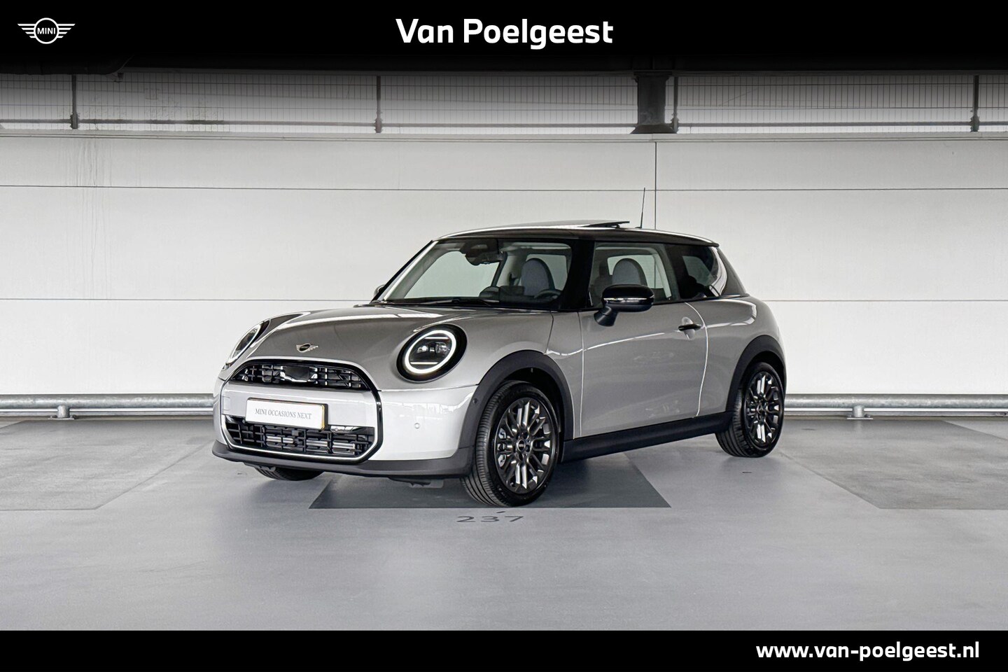 MINI Cooper - 3-deurs 1.5 Cooper C Classic | Pakket M | Dak en spiegelkappen in Jetblack | Selections - AutoWereld.nl