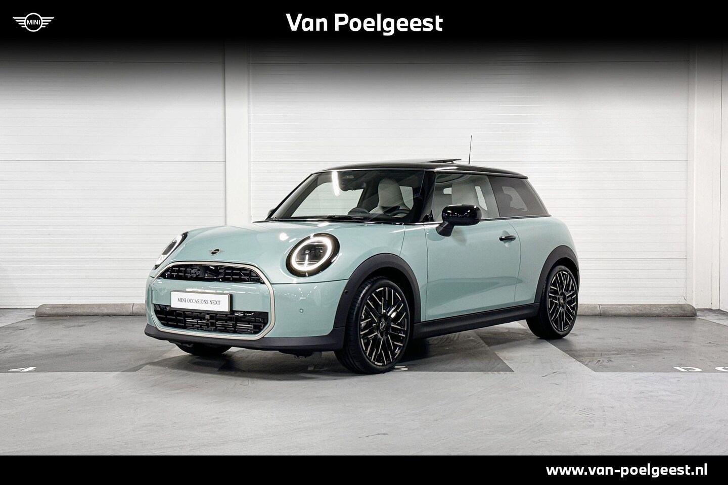 MINI Cooper - C | Favoured Trim | Pakket M | 18" Night Flash Spoke 2-tone | Selections - AutoWereld.nl