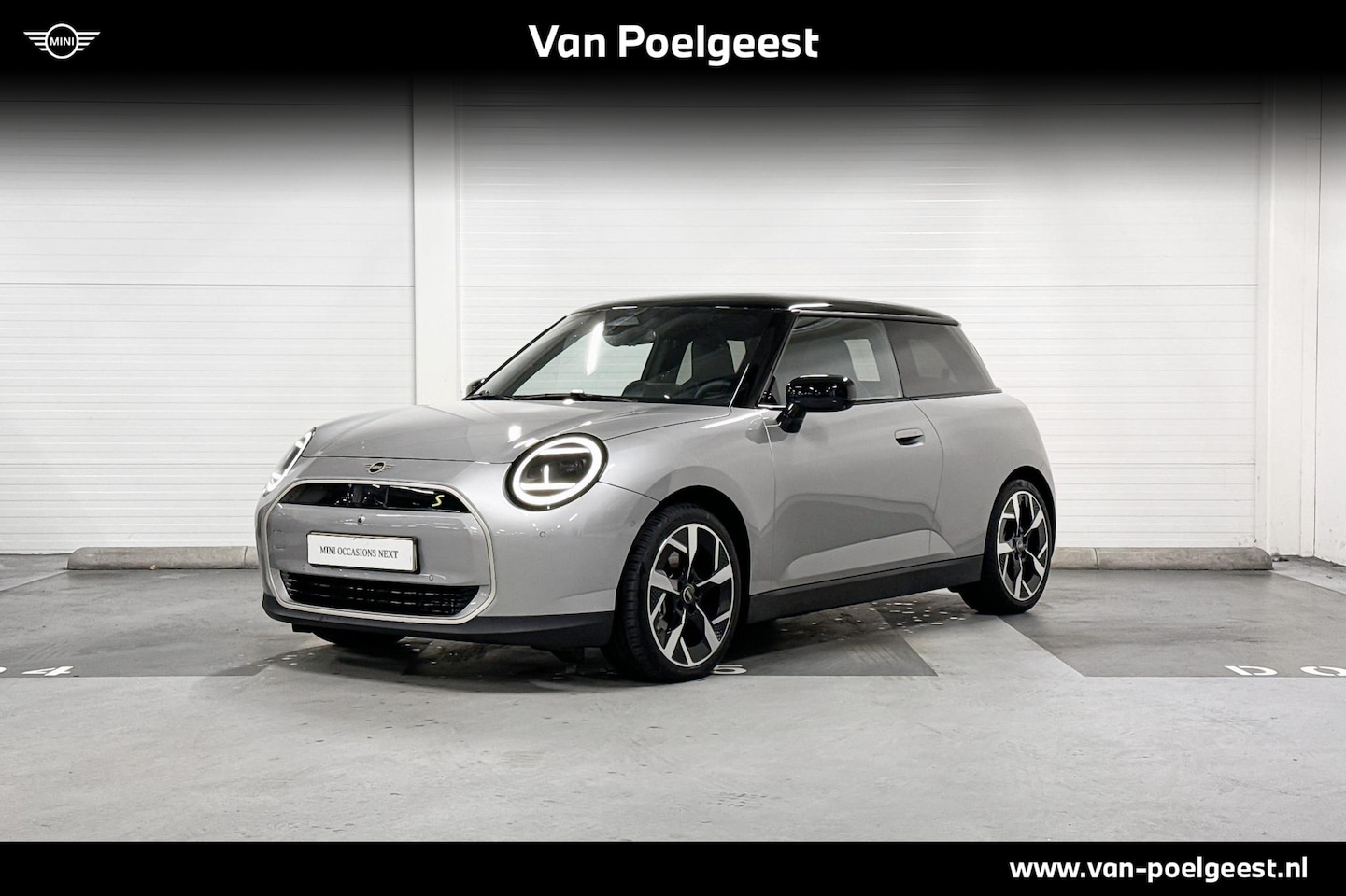 MINI Mini-Electric - Cooper SE | Favoured Trim | Pakket XL | 18" Night Flash Spoke two-tone | Selections - AutoWereld.nl