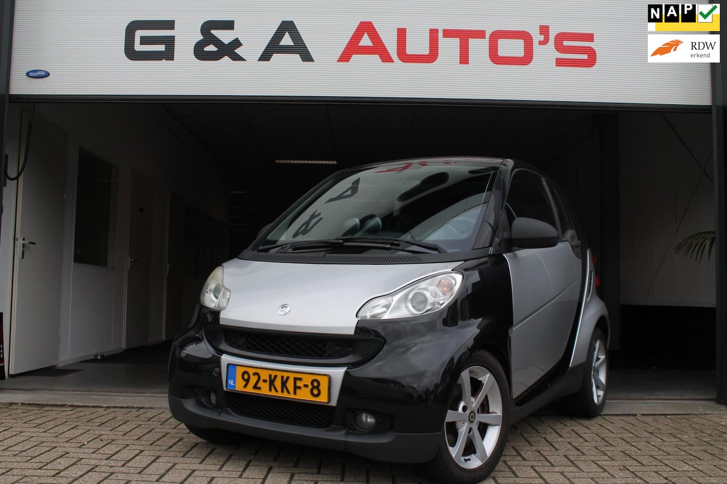 Smart Fortwo coupé - 1.0 mhd AUTOMAAT / PANO-DAK / NAP - AutoWereld.nl