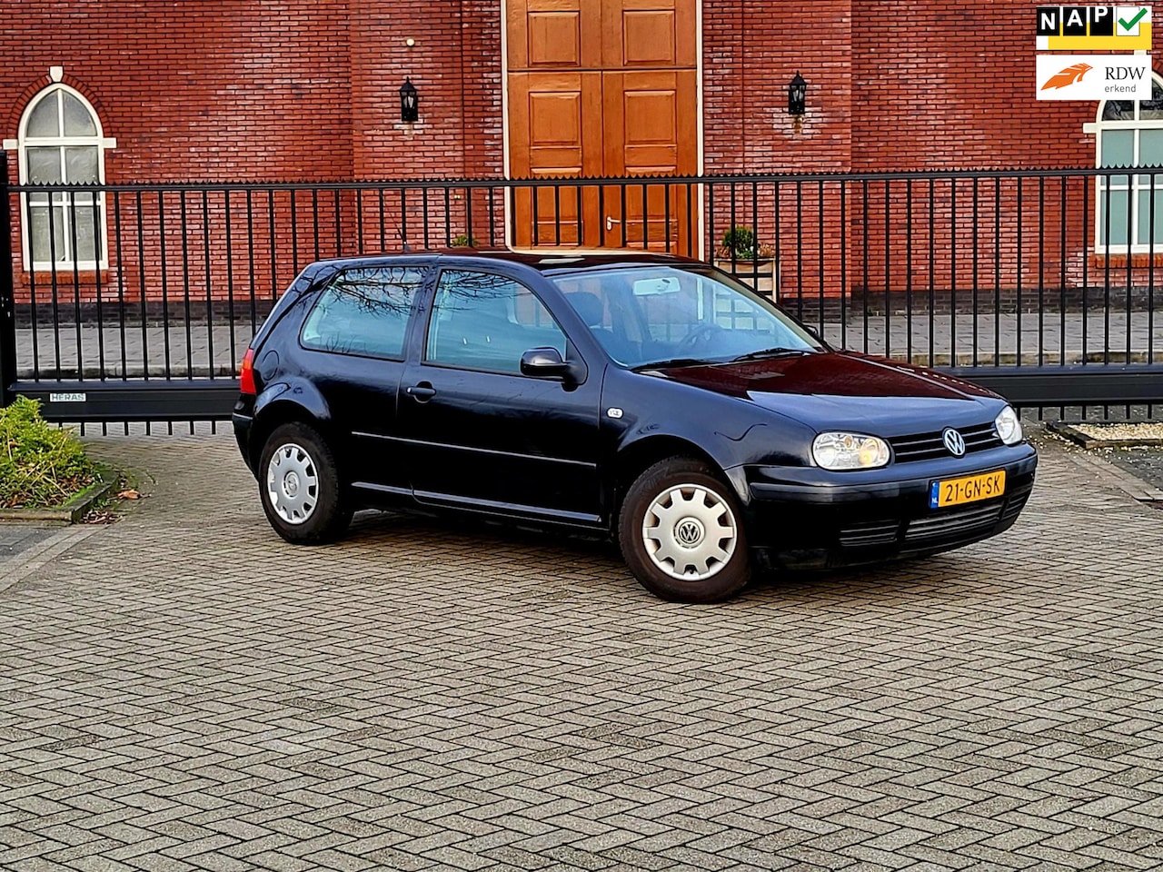 Volkswagen Golf - 1.4-16V Trendline / Lage Kilometers / Nap - AutoWereld.nl