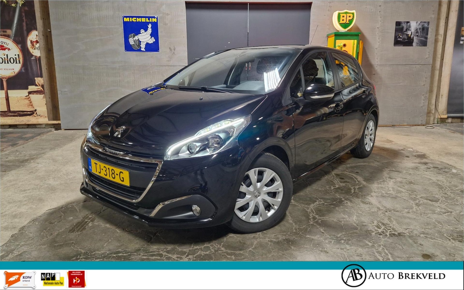 Peugeot 208 - 1.2 PureTech Blue Lion 82PK | RIJKLAAR | Cruise | Airco | Navi | PDC | NAP - AutoWereld.nl