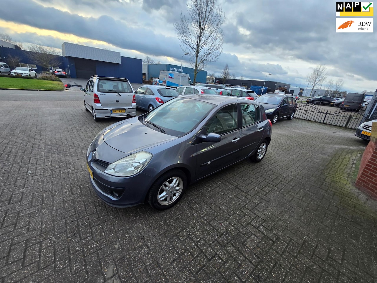 Renault Clio - 1.4-16V Dynamique S 1.4-16V Dynamique S - AutoWereld.nl