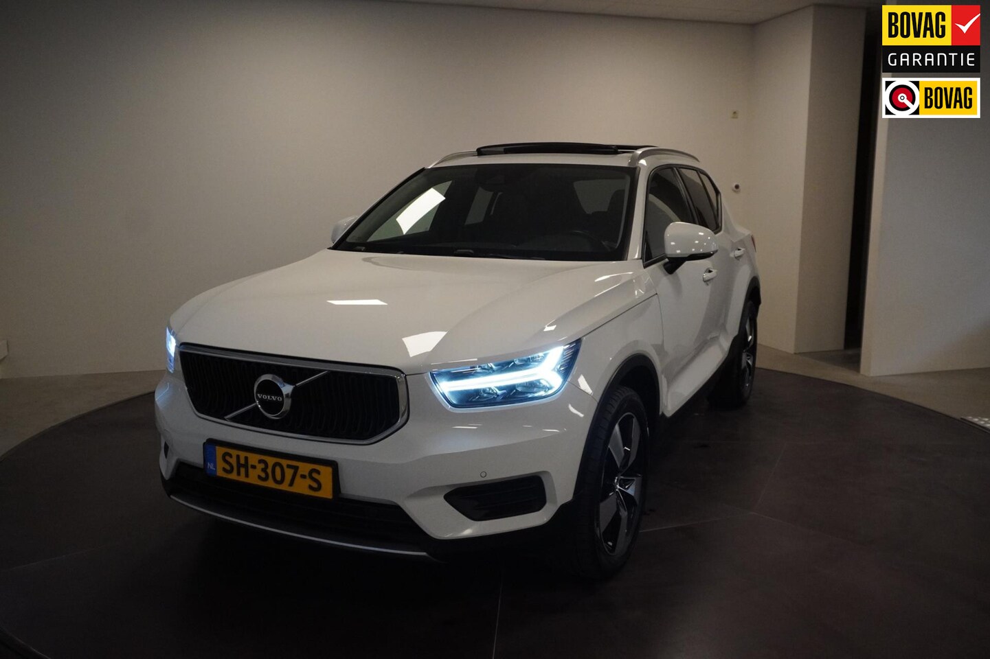 Volvo XC40 - 2.0 T5 AWD Intro Edition; Trekhaak; Panorama - AutoWereld.nl