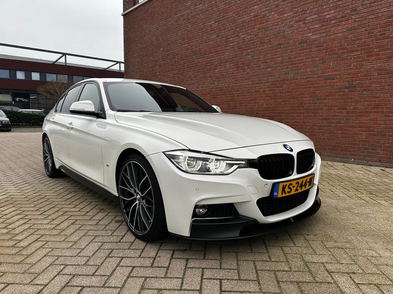 BMW 3-serie - 330e Centennial High Executive M-Pakket | Performance uitvoering - AutoWereld.nl