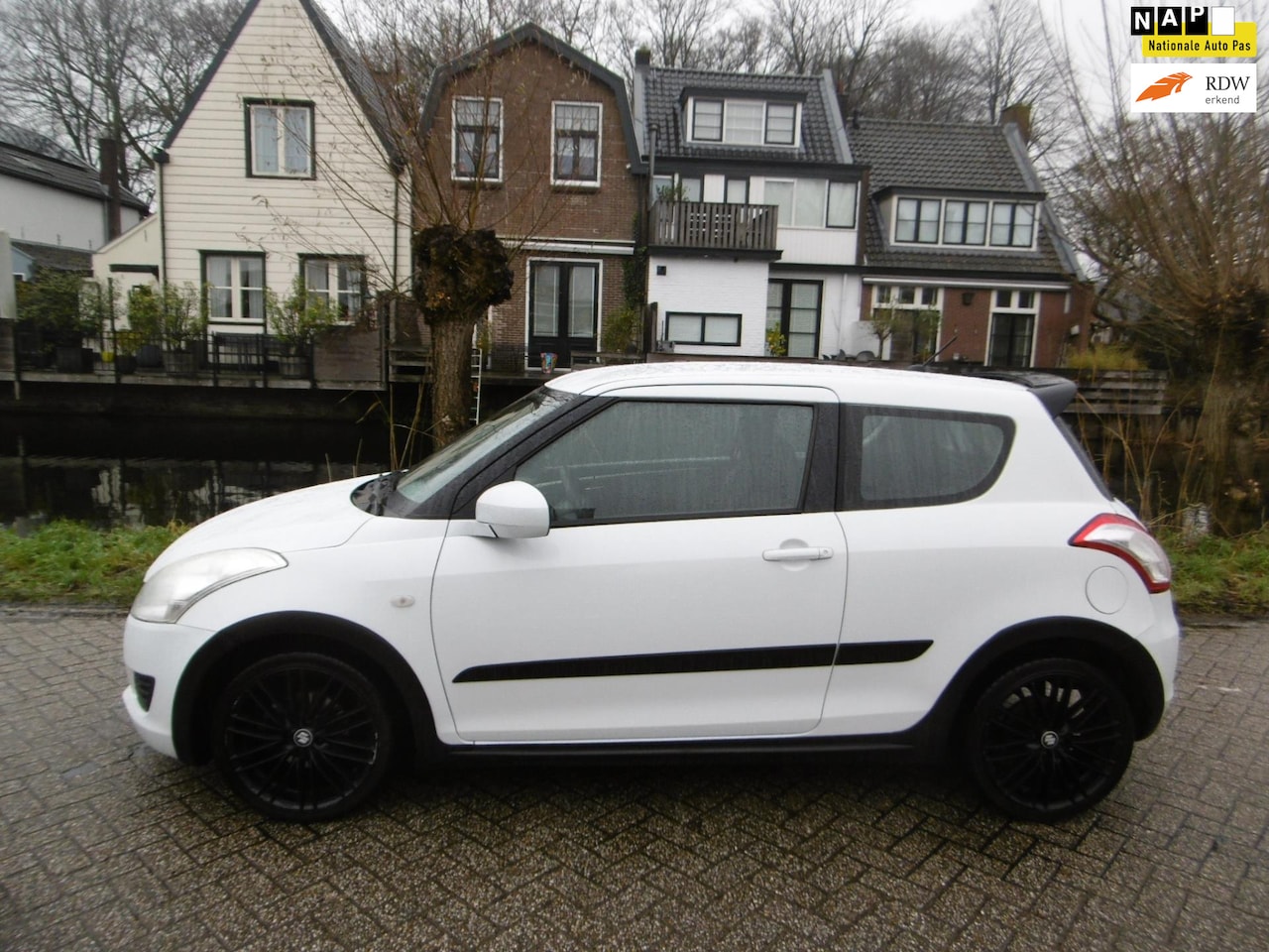 Suzuki Swift - 1.2 Comfort 90pk Airco Historie Sportief Zuinig Geen import - AutoWereld.nl