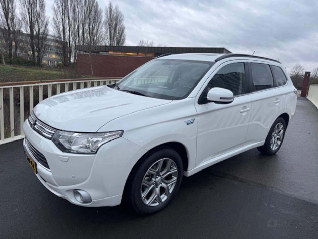 Mitsubishi Outlander - 2.0 PHEV instyle 2.0 PHEV Instyle - AutoWereld.nl