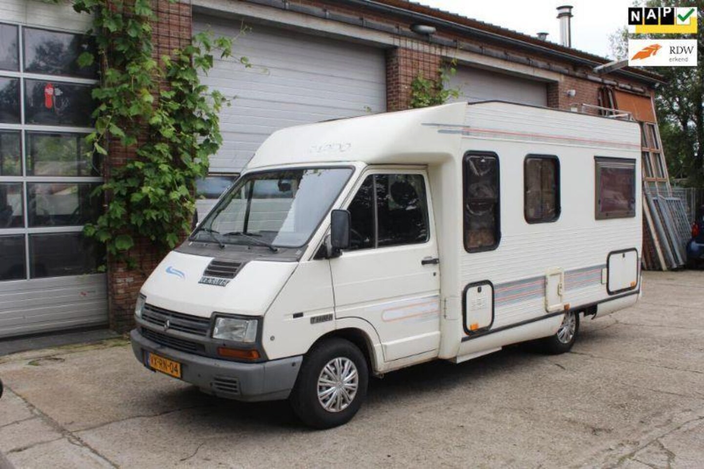 Renault Trafic - Camper Rapido opbouw origineel 3pers - AutoWereld.nl