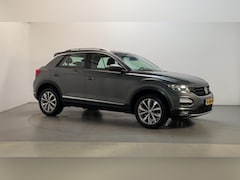 Volkswagen T-Roc - 1.0 TSI Style Business Navigatie Parkeersensoren App-Connect