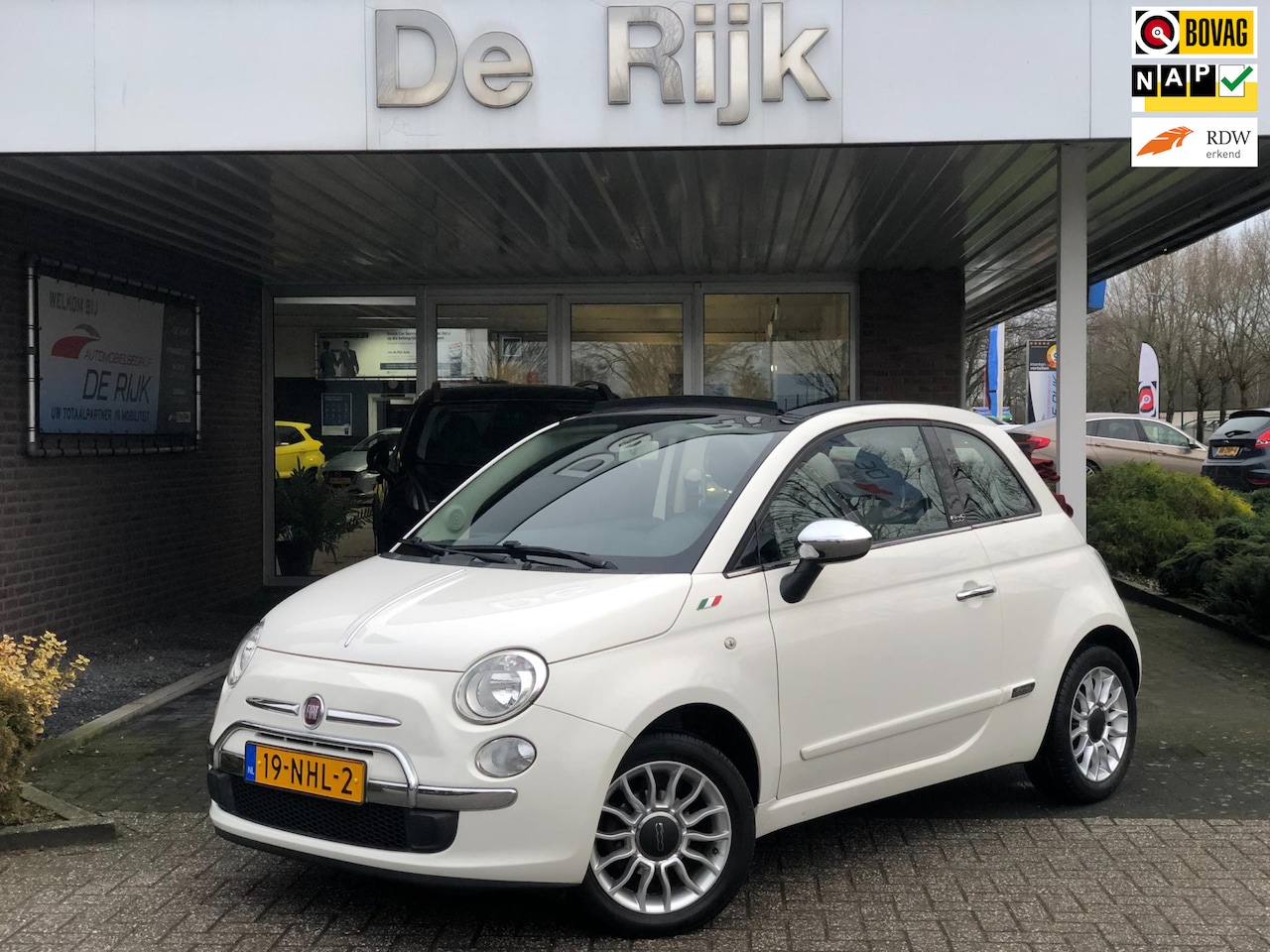 Fiat 500 C - 1.2 Lounge | Cabrio, Half leder, Airco, PDC, Bluetooth, 15'' LMV, El. Ramen/Spiegels | Goe - AutoWereld.nl