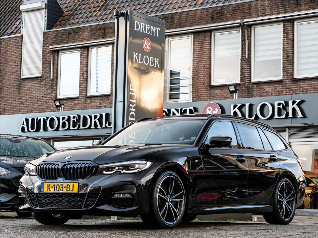 BMW 3-serie Touring - 330i High Exe M-Sport ORG NL PANO SHADOW LINE HIFI 19 INCH LEDER 130000KM!! - AutoWereld.nl