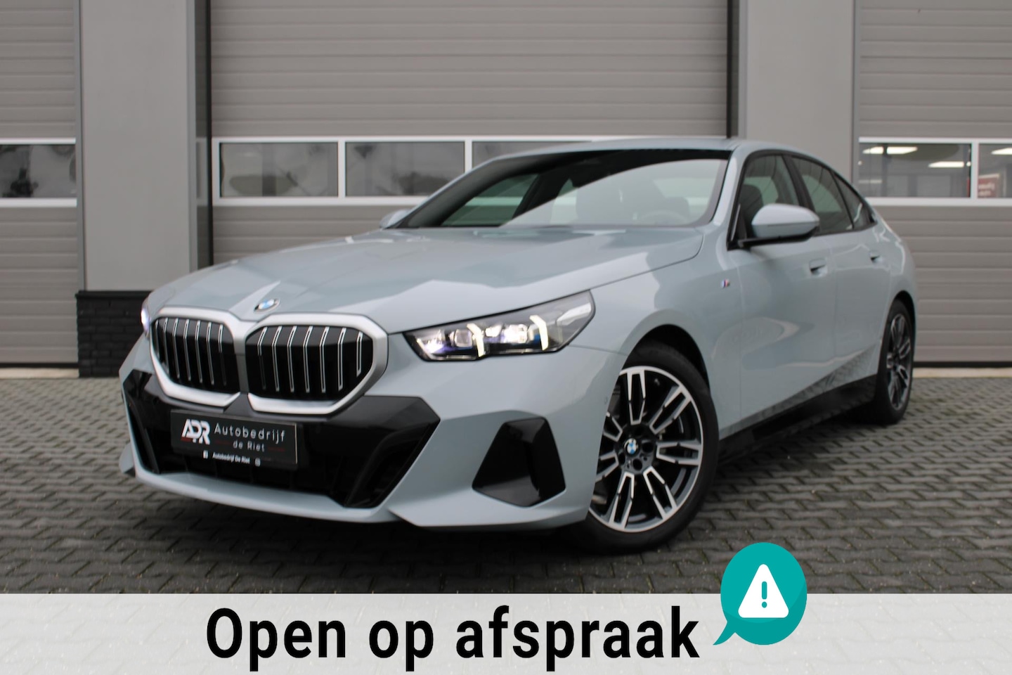 BMW 5-serie - 520D AUTOMAAT/FULL LED / VIRTUEL/ BROOKLYN GRAU/ M SPORT PRO/BOM VOLL - AutoWereld.nl