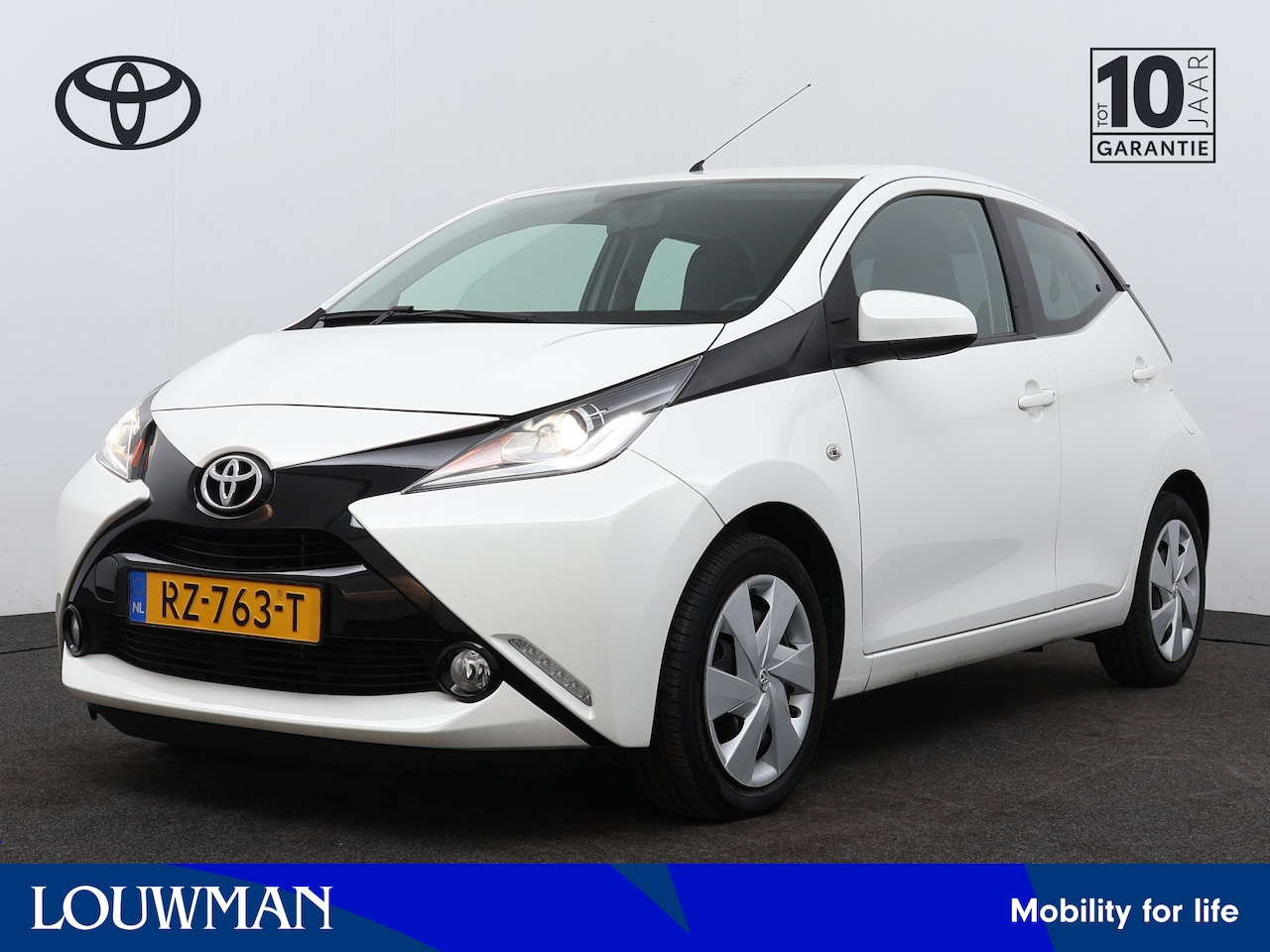 Toyota Aygo - 1.0 VVT-i x-play | Airco | Camera | Dealeronderhouden | - AutoWereld.nl